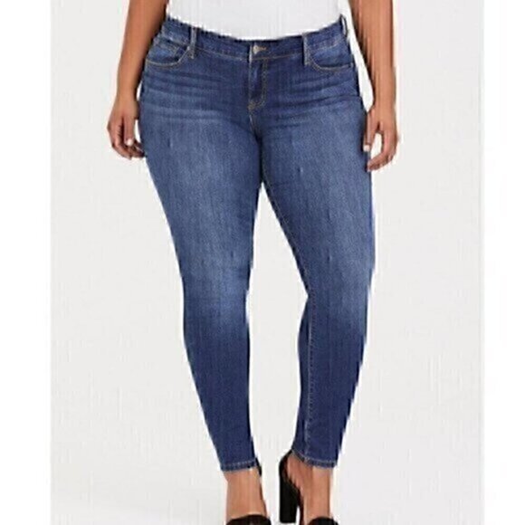 NEW NWT TORRID Plus Size Classic Skinny Jean Vintage Stretch Medium Wash 26 Reg - Picture 1 of 12